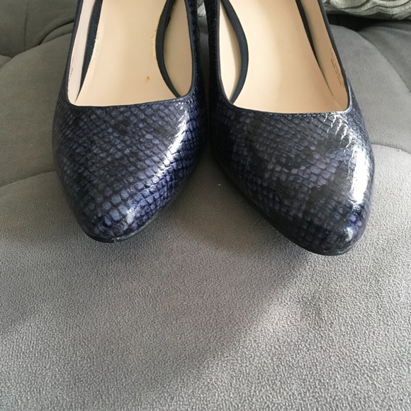 Cole Hahn Blue Name Print Heels - Never Worn - Picture 7 of 7